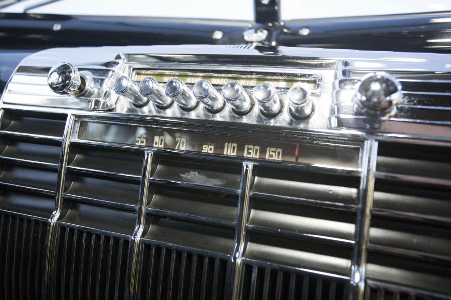  Cadillac Series 60 Special Town Car by Derham 1941 года  (фото 10 из 38)